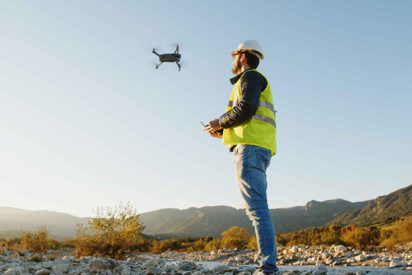 Inspección industrial con drones · Topógrafos Servicios Topográficos y Geomáticos Tárbena